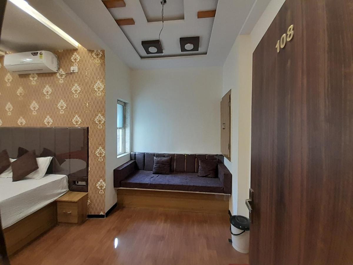 U2 Hotel Wizard Palace Αουρανγκαμπάντ Εξωτερικό φωτογραφία